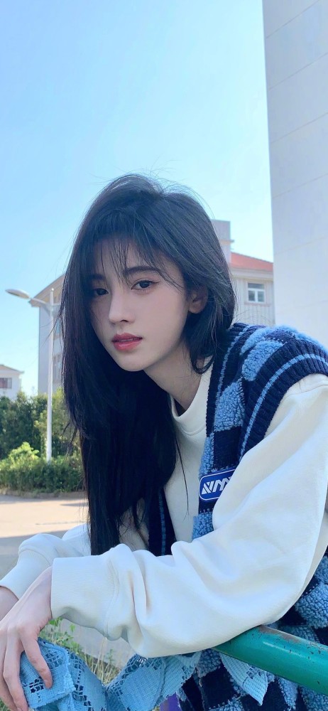 鞠婧祎校园风写真又甜又美网友直呼太爱了