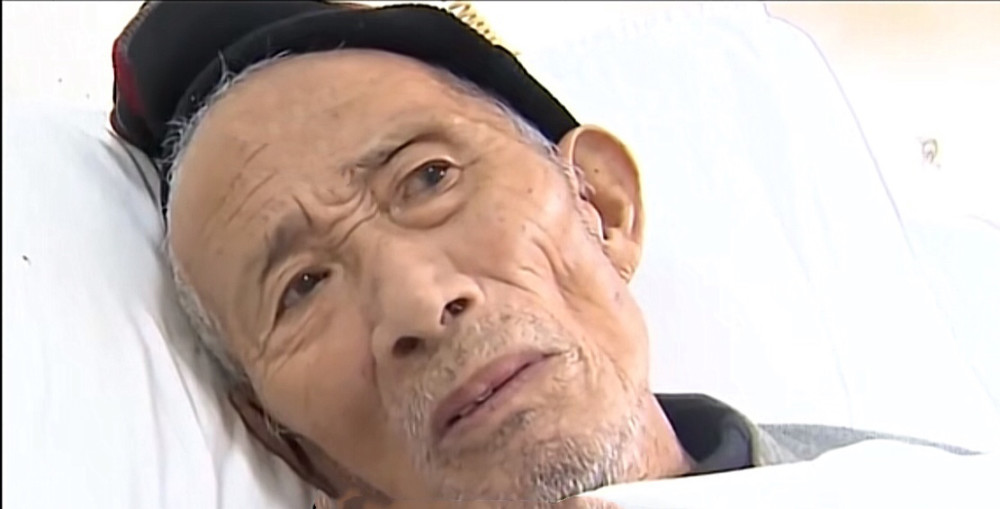 86岁老人头疼60多年,检查后结果惊呆众人.