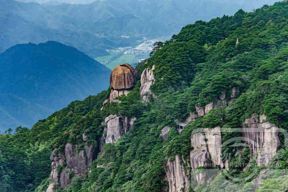 中国存在感最低的一座宝藏名山,峰林景致胜于黄山,终年云缠雾绕