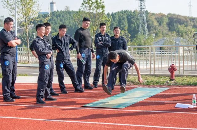 直击京山警花警草的体测现场