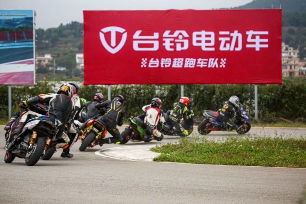 台铃超跑车队摘得"2021云南公路摩托车系列赛"