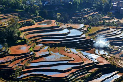 元阳梯田哈尼族人1300多年来雕刻的山水田园风光画