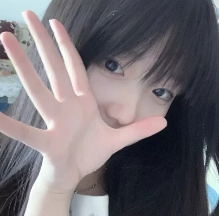 捂脸女头情绪文案纵使你冰冷如雨但我的爱从未闪躲