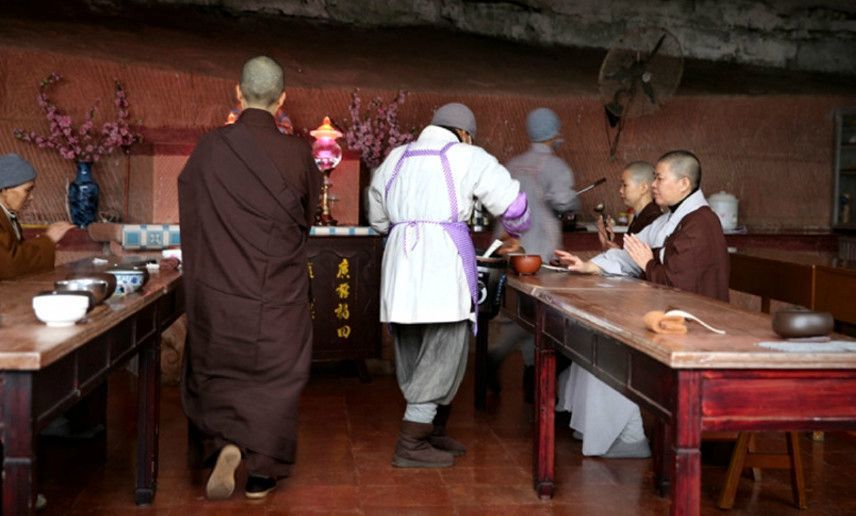 山西深山尼姑庵,住着一位74岁的老尼姑,为何坚守24年不出山