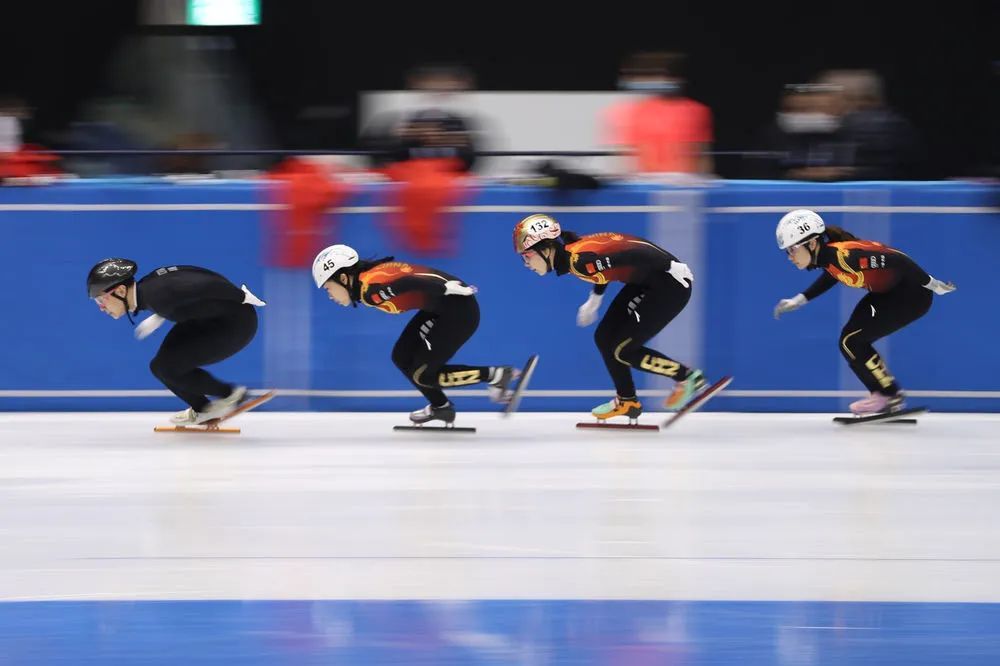 短道速滑世界杯第二站日本开赛混合接力中国选手表现出色