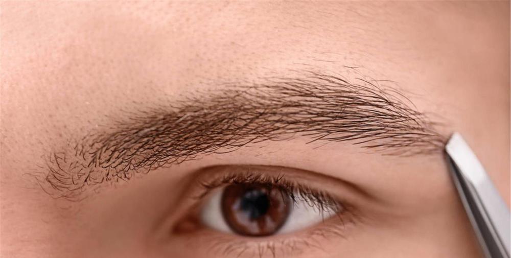 男人过了50岁眉毛变长意味着什么呢大多数人可能都不太清楚
