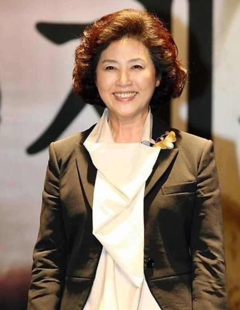 有儿有女有事业国民妈妈高斗心闪耀一辈子丈夫自惭形愧跑路了