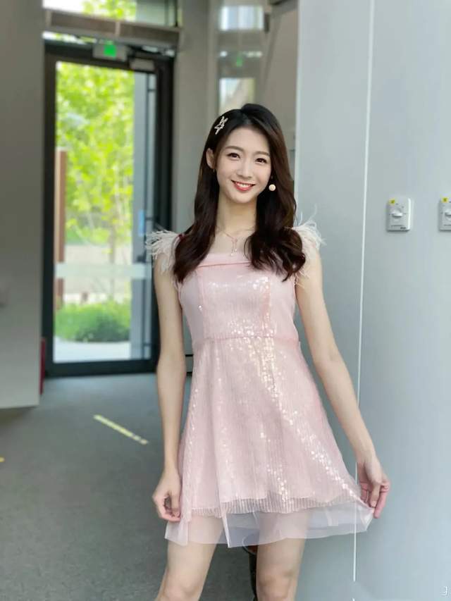 一品丨腾讯美女主播 雪儿:小家碧玉!你喜欢吗?
