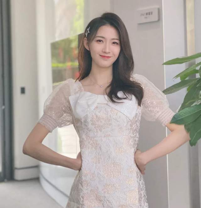 一品丨腾讯美女主播 雪儿:小家碧玉!你喜欢吗?_腾讯新闻