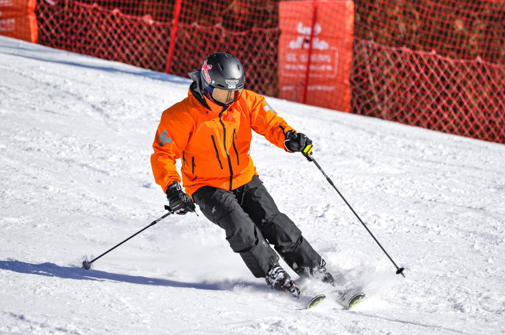 揭秘冬奥高山滑雪医生:身负高超滑雪技 练就国际教练员水平