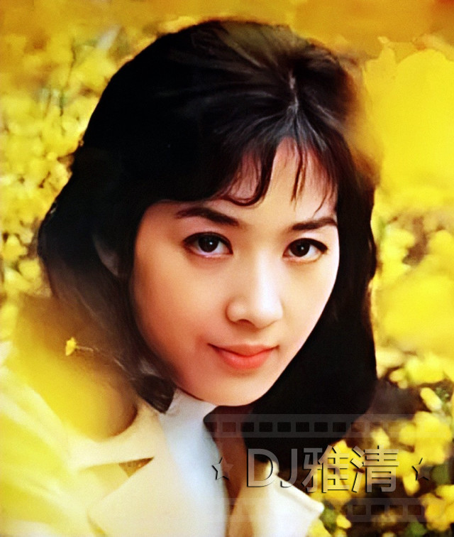 43张老照片记录美人龚雪的四季风采天然大美女浓妆淡抹总相宜