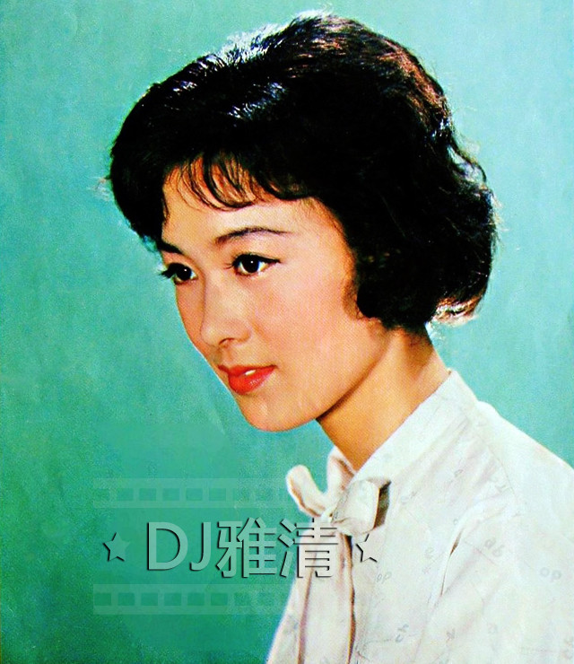 43张老照片记录美人龚雪的四季风采天然大美女浓妆淡抹总相宜