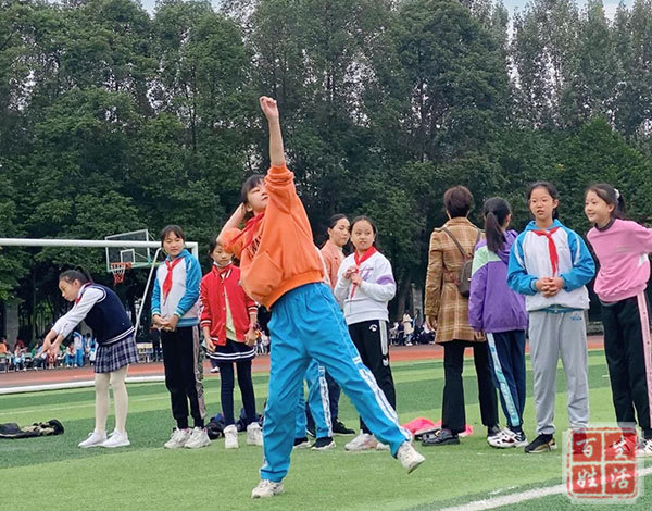 郫都区实验学校第15届暨郫都一中第37届田径运动会成功举行