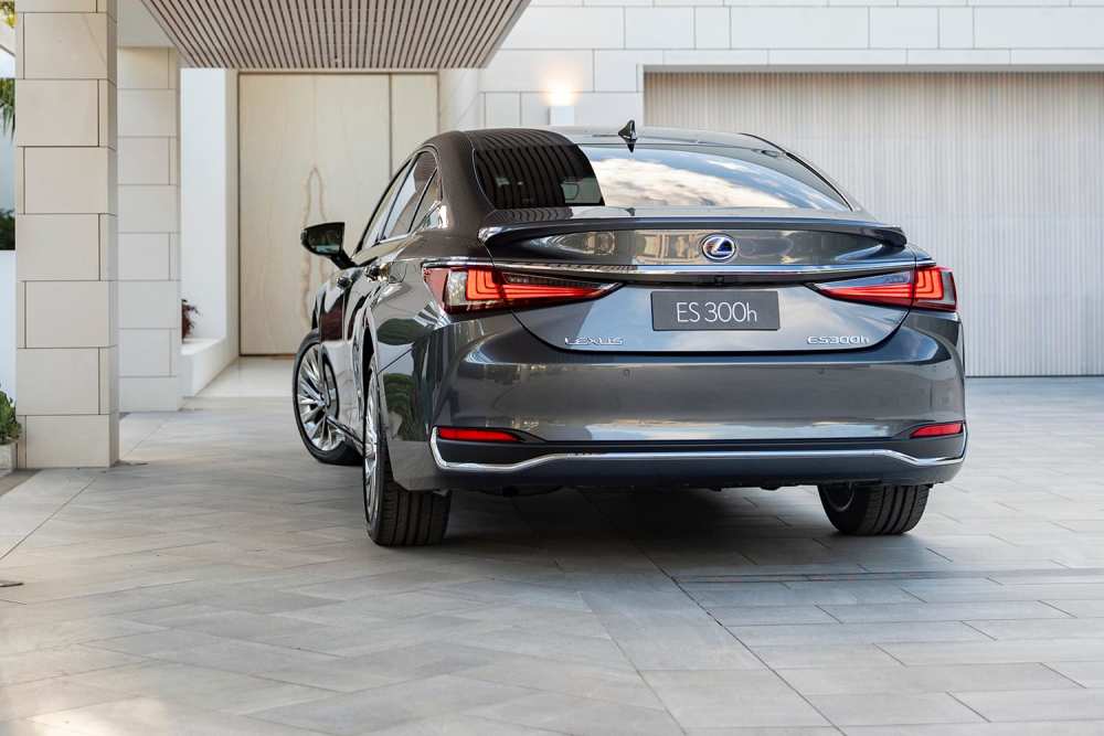 es300h新款,2021款es300h新款 2022年雷克萨斯es300h第一次驾驶豪华的道理