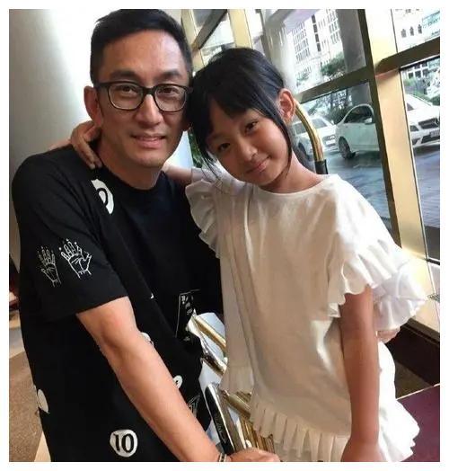吴启华:"斯文败类"最佳代言人,被称"师奶杀手",情史很