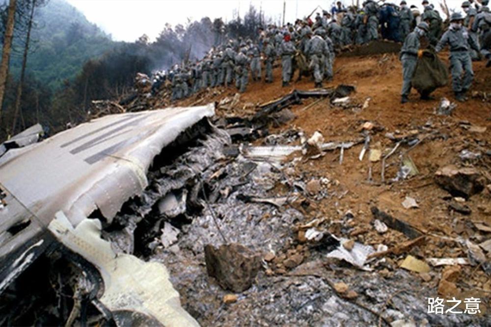 日航123号班机大空难520人死亡仅活4人单机死亡最多的空难