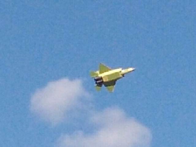 歼-35:罕见的绿皮机首飞,海军的隐形舰载机要来了