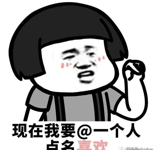 爆笑妹子搞笑笑话帮女朋友拿水喝时不小心洒到了她生气地吼道