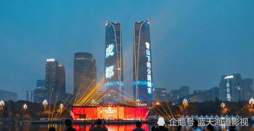 2020年上海深圳人均GDP_1990至2020近30年深圳GDP和深圳人均GDP变化图(3)