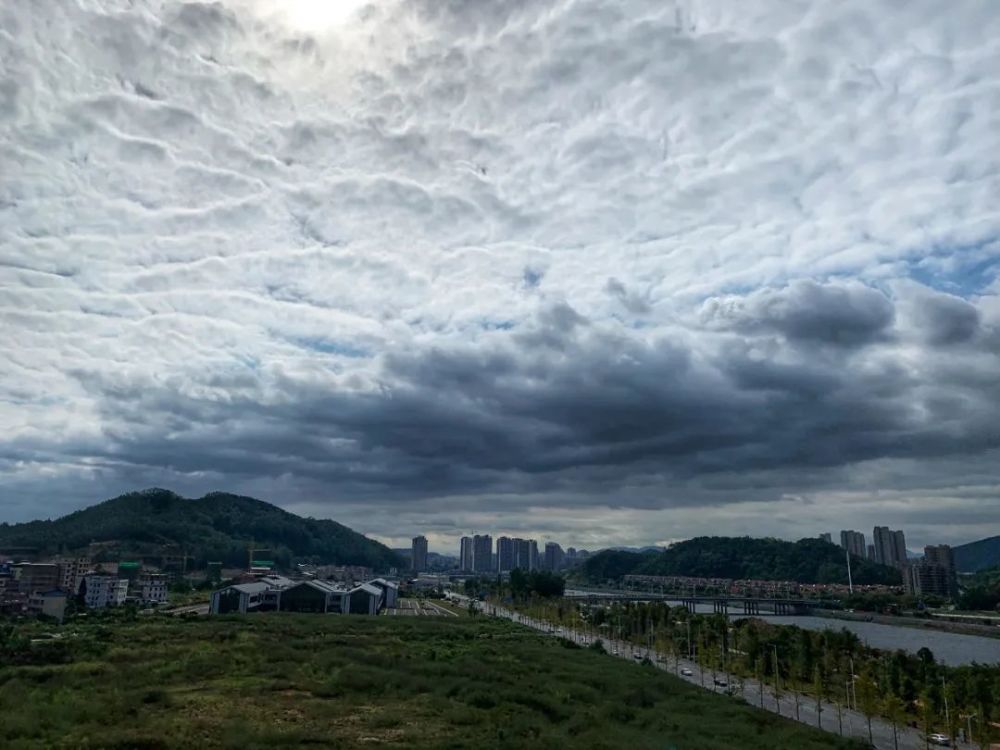 突然变脸韶关天气转凉阴雨天上线