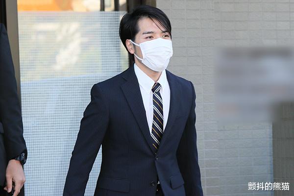 【多图】真子小姐和小室圭照片历史30年 从出生到结婚