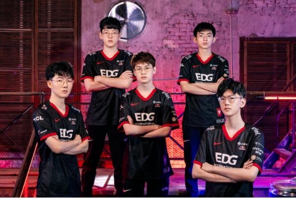 edg四强应援排面十足,腐团儿领衔全是美女,网友:一定