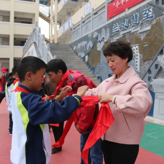 兰坪县举行"小手拉大手 美丽县城齐参与"主题活动启动仪式