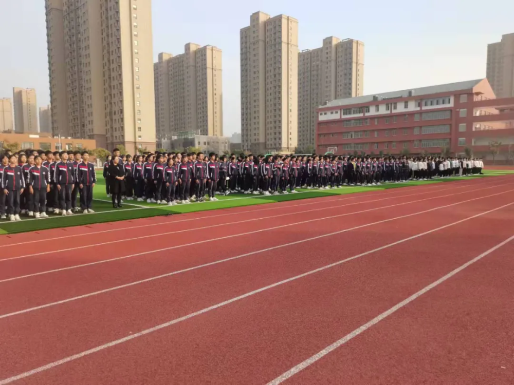 展自我精神风貌促班级和谐发展郑东新区永丰学校秋季会操评比活动特写