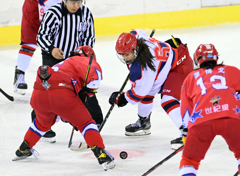 (体育)冰球——全国女子冰球锦标赛:北京队胜河北队