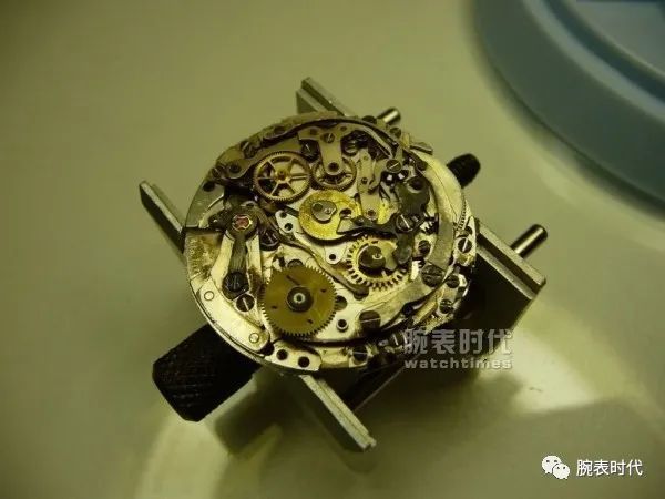 石英机芯的风头盖过了传统的机械机芯,总公司zenith radio