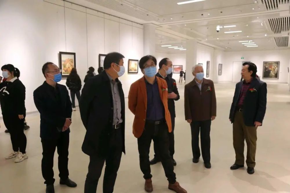 青岛市工人文化宫宣传网络部部长崔忠东,青岛蕴美术馆馆长张冬全,青岛