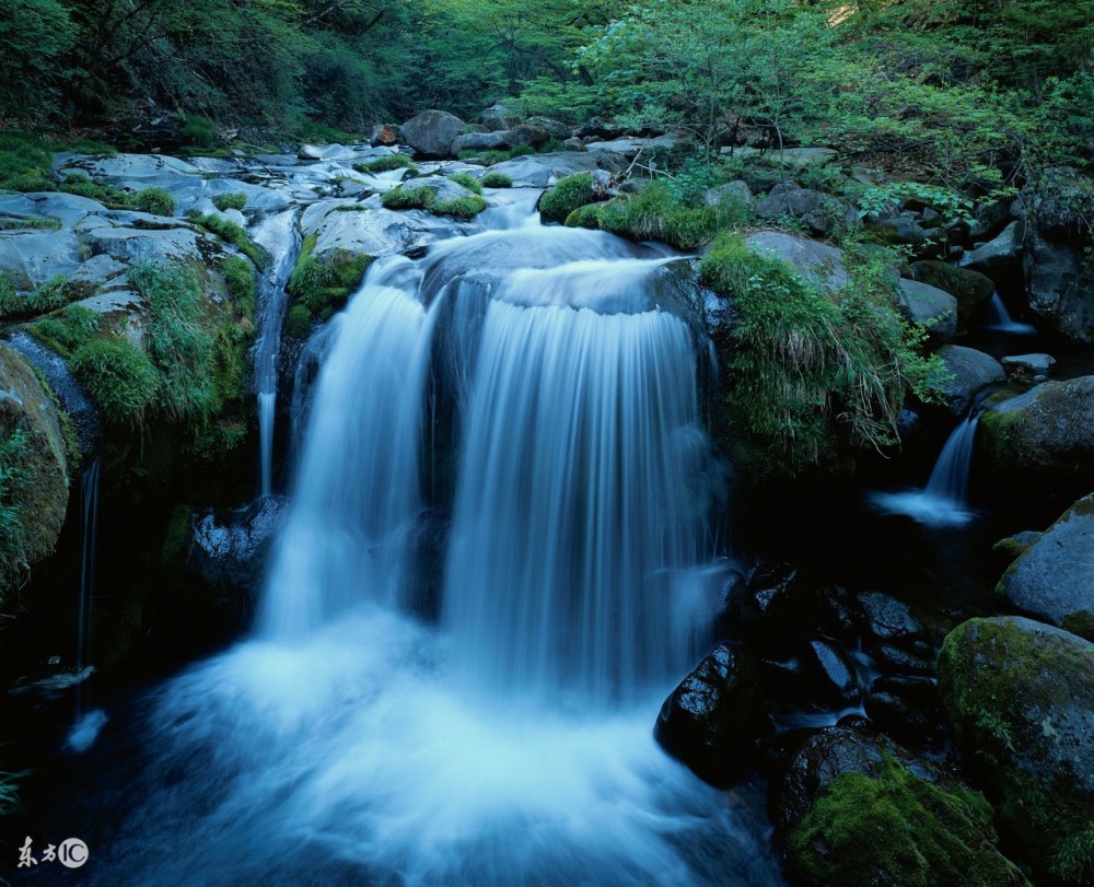 壁纸 风景 旅游 瀑布 山水 桌面 1000_811