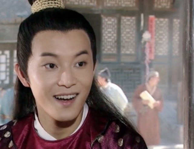 2000年,沙溢参演了《上错花轿嫁对郎,在剧中饰演沙平威.