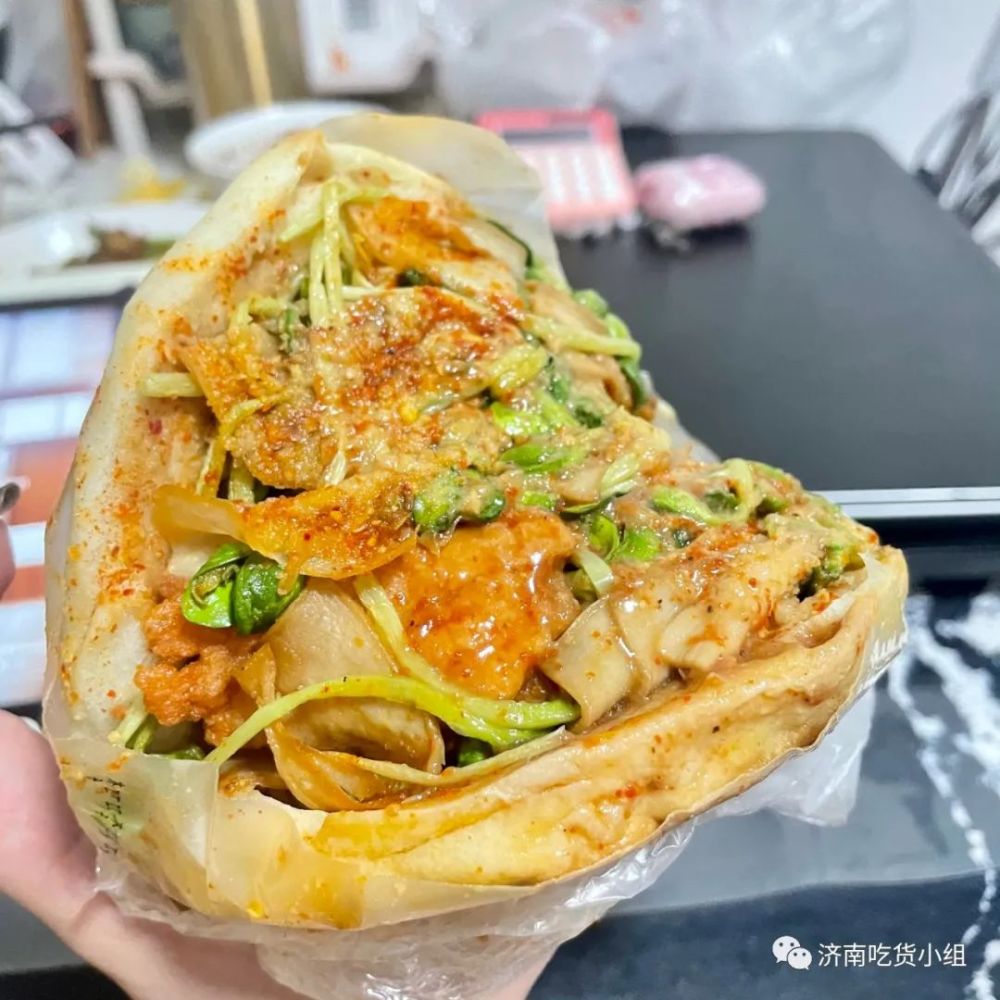 济南的"济宁夹饼"特色小店!还有重口味的冷面卷臭豆腐?