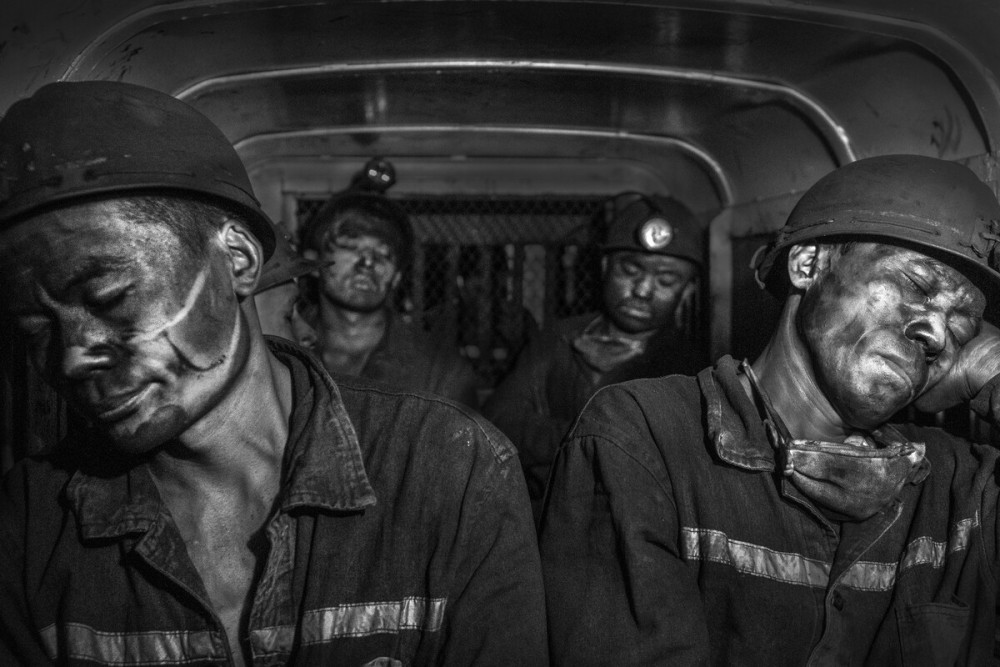 当一年一度的供暖季又到了,山西省煤矿工人火力只为全开保供!
