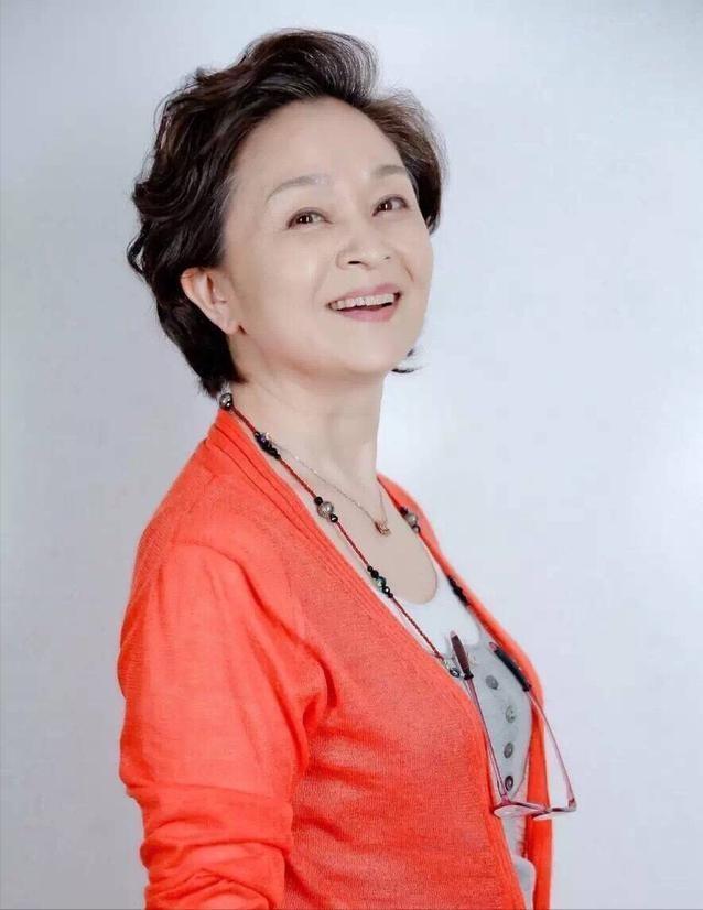 巧姑刘莉莉嫁给圈外丈夫巅峰时回归家庭女儿是她的骄傲