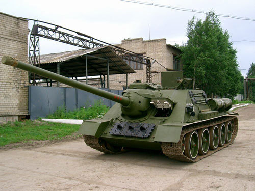 驱虎吞豹的坦克杀手,服役超过30年仍然活跃的su-100坦克歼击车