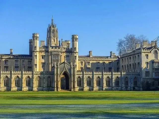 剑桥大学推出全新四年制硕士课程,文凭共包含三项学位!