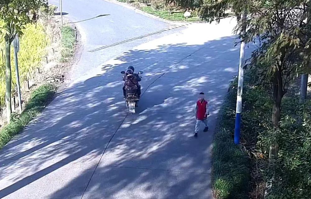 海宁一小学生上演逃学威龙家长报警