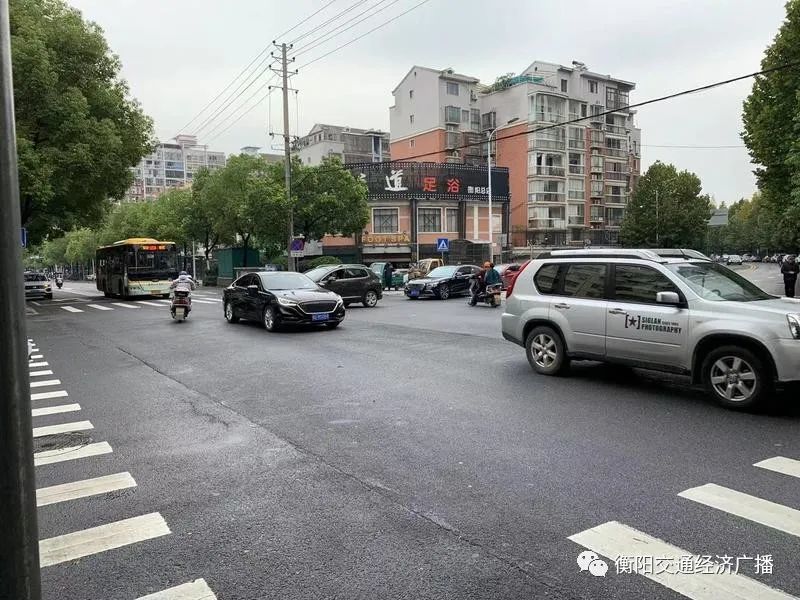 西合路与红湘路路口常拥堵市民呼吁安装红绿灯