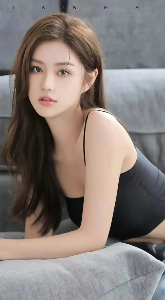 全面屏好看的小姐姐高清壁纸