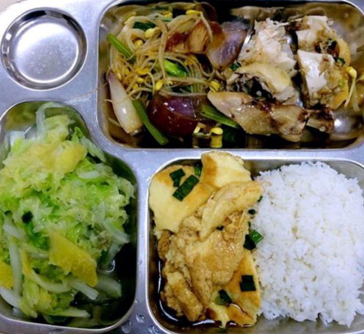 可见,伙食差并不仅仅是一个学校存在的问题,很多地方的学校同样存在.