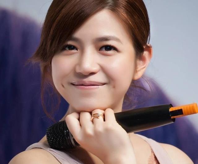 什么叫笑靥如花?看看这10位酒窝女星,告诉你啥叫酒窝无酒却醉人