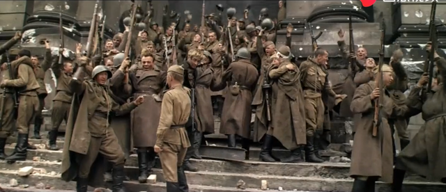 苏联电影《解放》中的攻入国会大厦的场景是在哪里拍