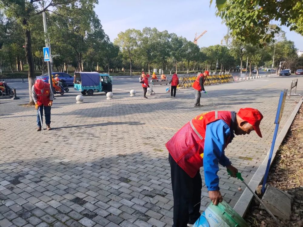 为深入推进全国文明典范城市创建工作,加强志愿服务覆盖面,提升街道