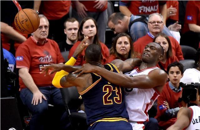 nba十大长臂怪人,朗多浓眉戈贝尔上榜,第一张开手臂