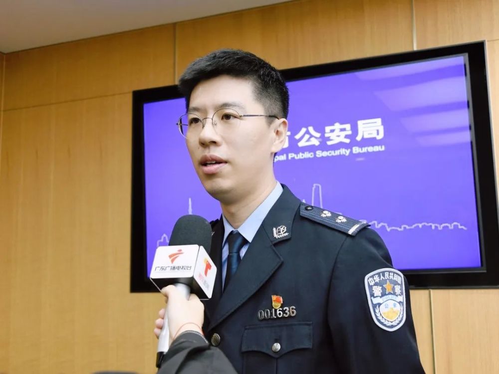 喻檬支队长通报警方侦破全国首起假冒服务类注册商标系列案相关情况