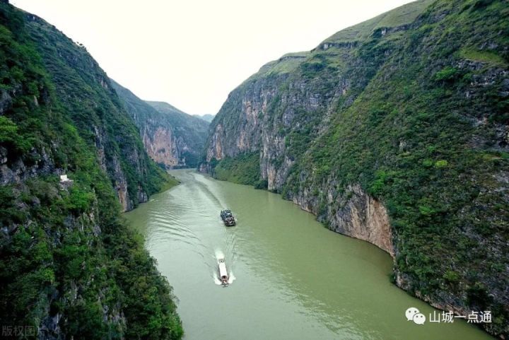 3公里 天数 自驾游玩时间2-3天左右 景点介绍 巫山小三峡