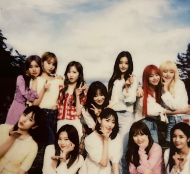 izone解散后,星船重组六人女团logo公开,包括张元英,安宥真