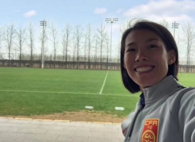 她曾是中国女足中场灵魂,也是世界顶尖球员,2次转行选